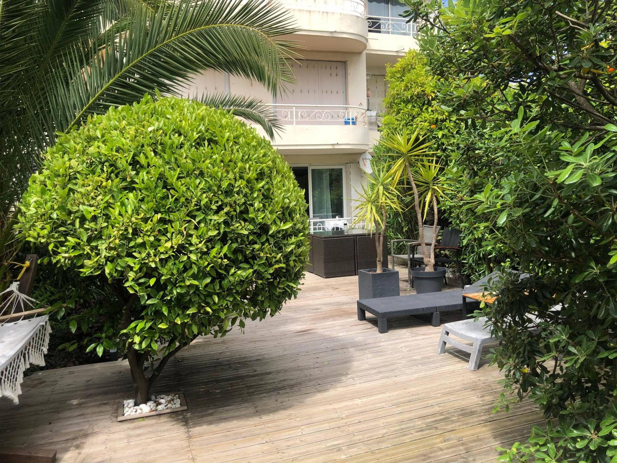 Only 60M To The Beach, 2 Bedroom Cozy Apartment, 80M2 Big Garden, Very Central Cannes Kültér fotó