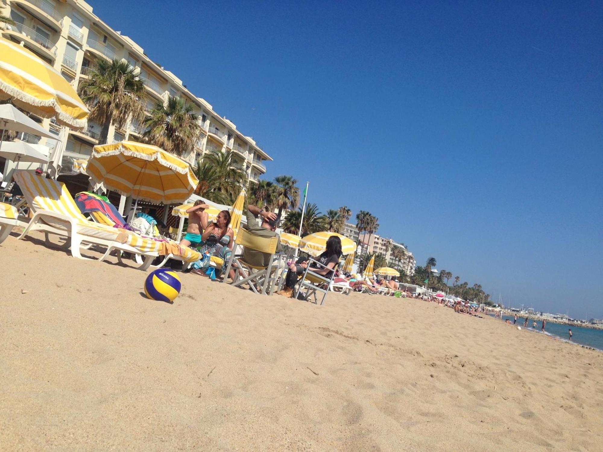 Only 60M To The Beach, 2 Bedroom Cozy Apartment, 80M2 Big Garden, Very Central Cannes Kültér fotó