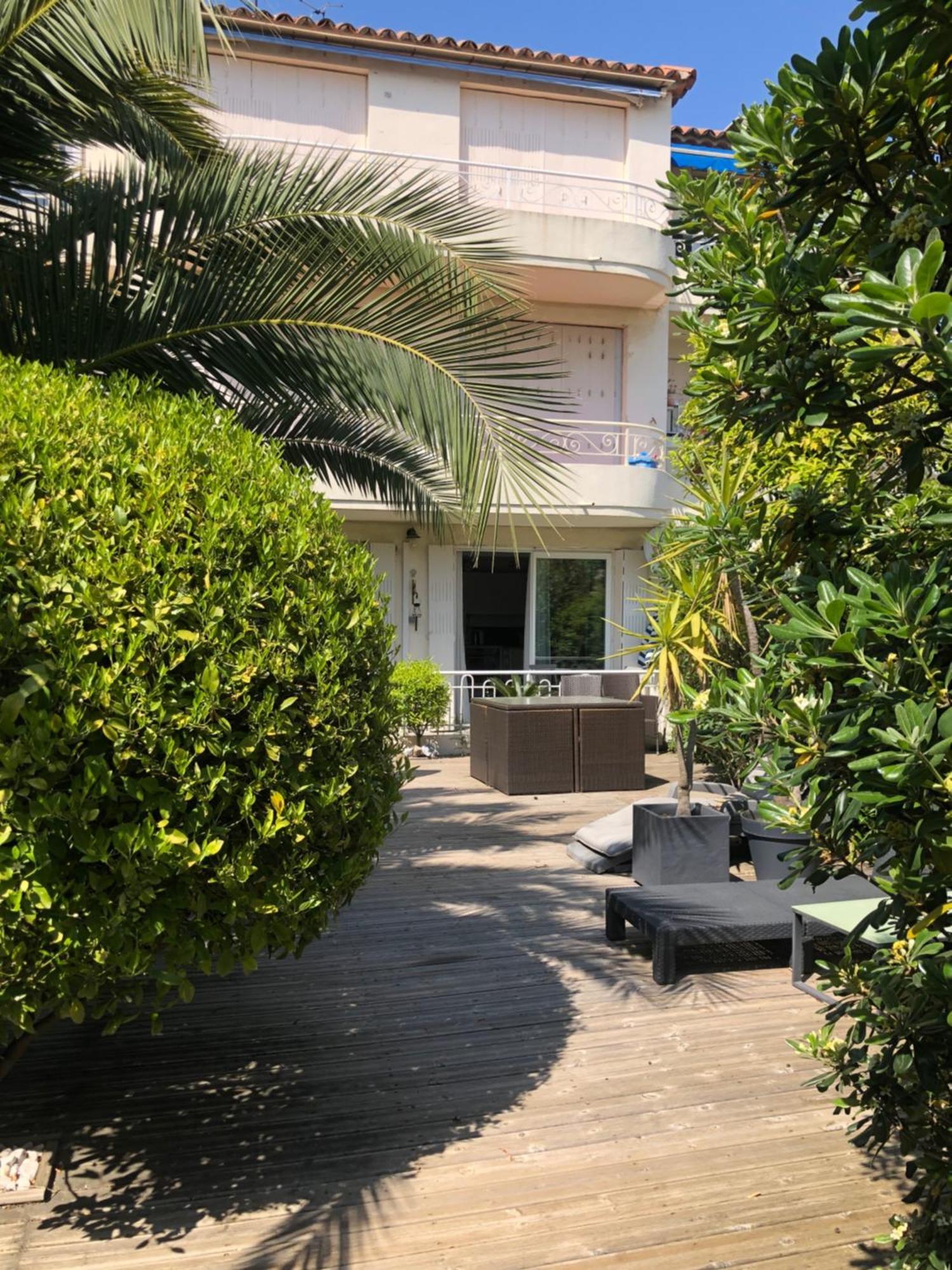Only 60M To The Beach, 2 Bedroom Cozy Apartment, 80M2 Big Garden, Very Central Cannes Kültér fotó