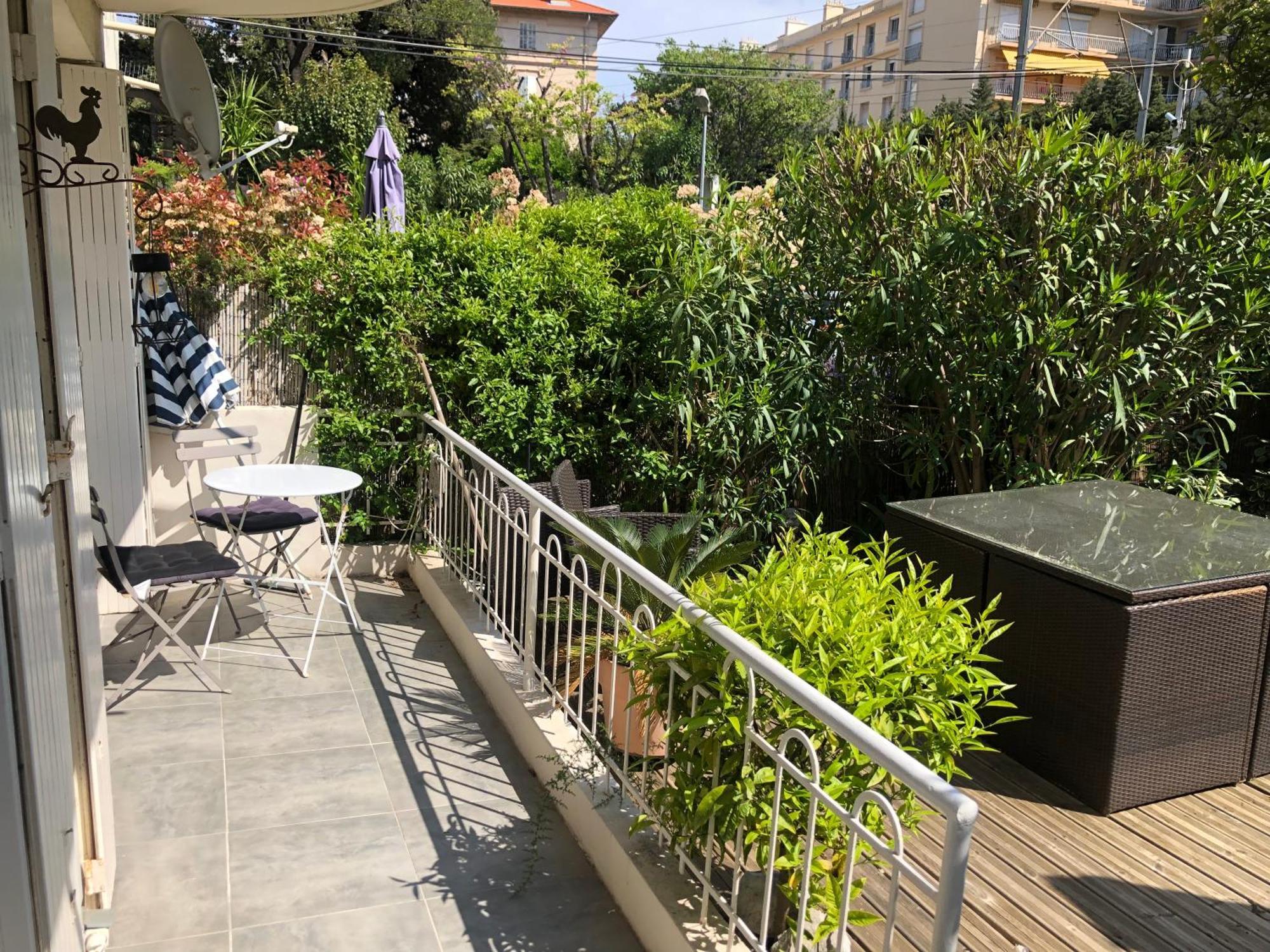 Only 60M To The Beach, 2 Bedroom Cozy Apartment, 80M2 Big Garden, Very Central Cannes Kültér fotó