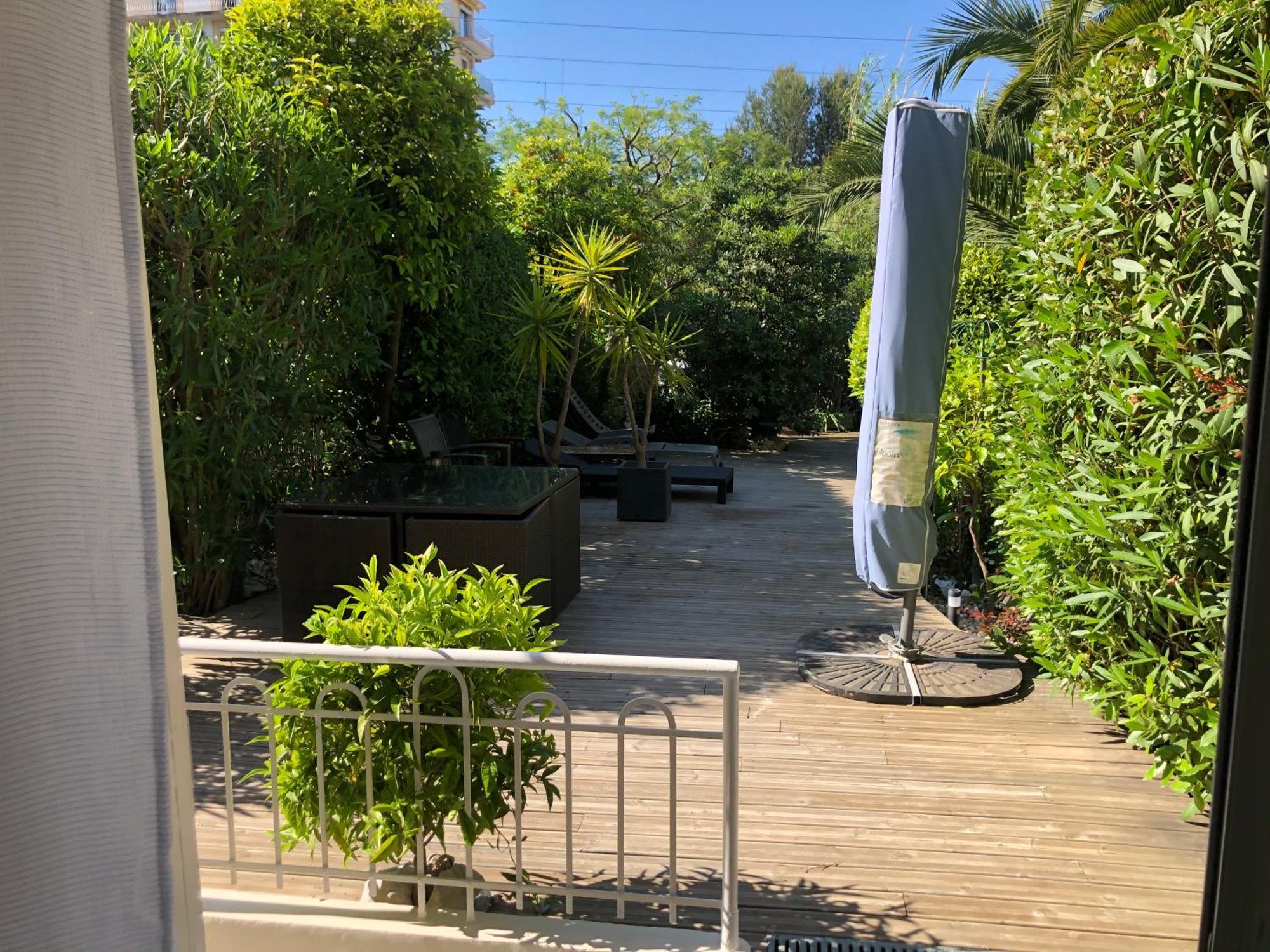 Only 60M To The Beach, 2 Bedroom Cozy Apartment, 80M2 Big Garden, Very Central Cannes Kültér fotó