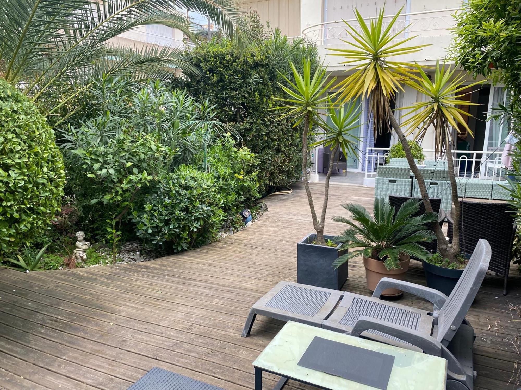 Only 60M To The Beach, 2 Bedroom Cozy Apartment, 80M2 Big Garden, Very Central Cannes Kültér fotó
